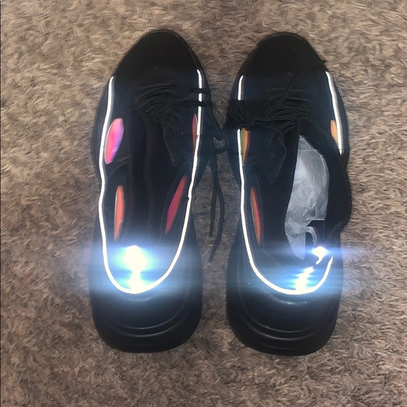 Black sneakers (women shoe) - Picture 4 of 5